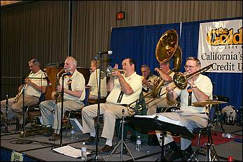 SacJazz08_UptownLowdown-197c.jpg