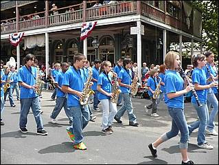 SacJazz08_parade-061b.jpg