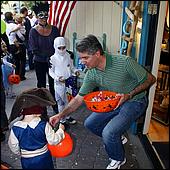 Campbell_TrickorTreat2011-016a2.jpg