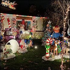 ChristmasDisplays25-275Aa.jpg